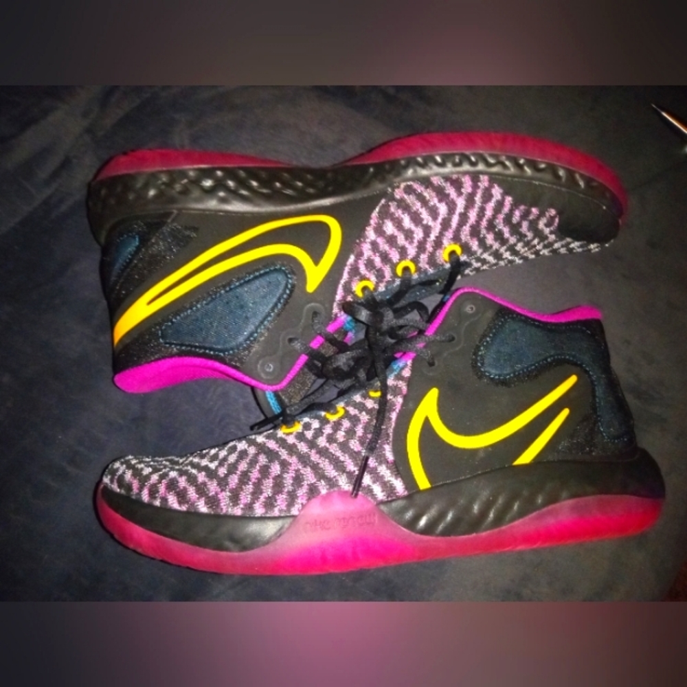 Nike KD Trey 5 VIII 'black cactus flower'